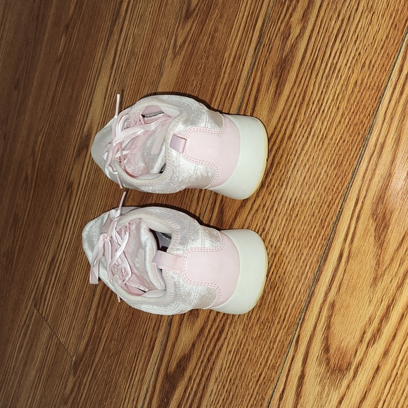 Nike dualtone racer pink velvet woman sneaker size 6y or 7.5 - Picture 3 of 8